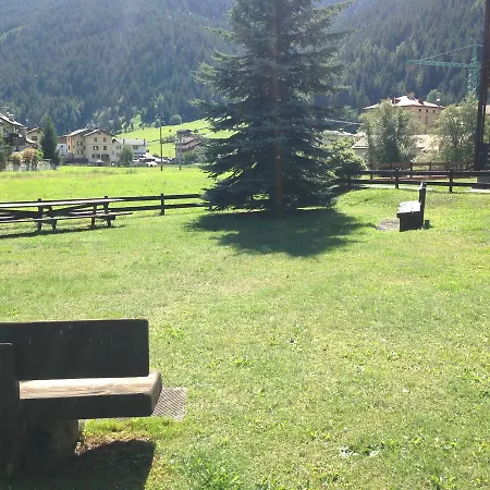 Capitel B Apartman *